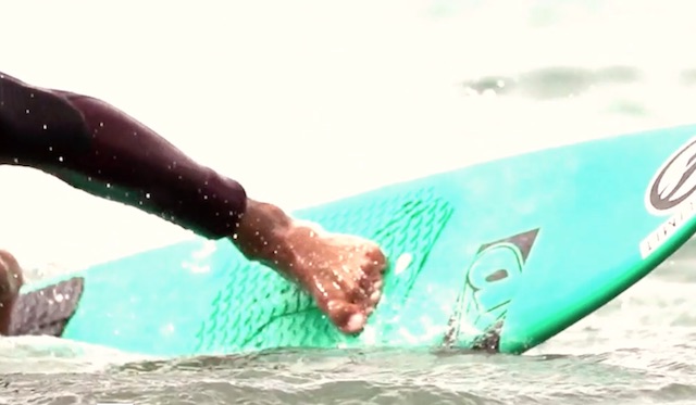 Julien Kerneur change de costard