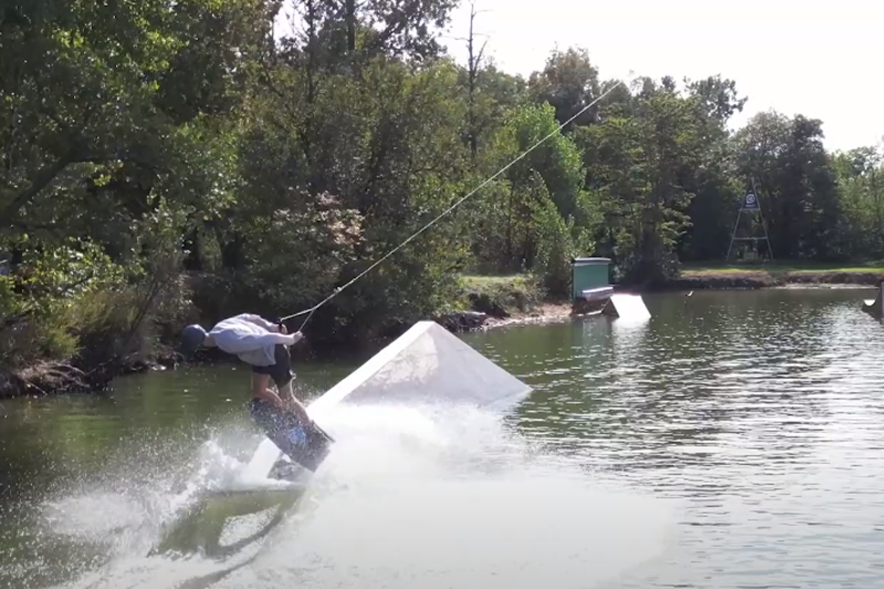 The UNOFFICIAL : la compétition internationale de wakeboard