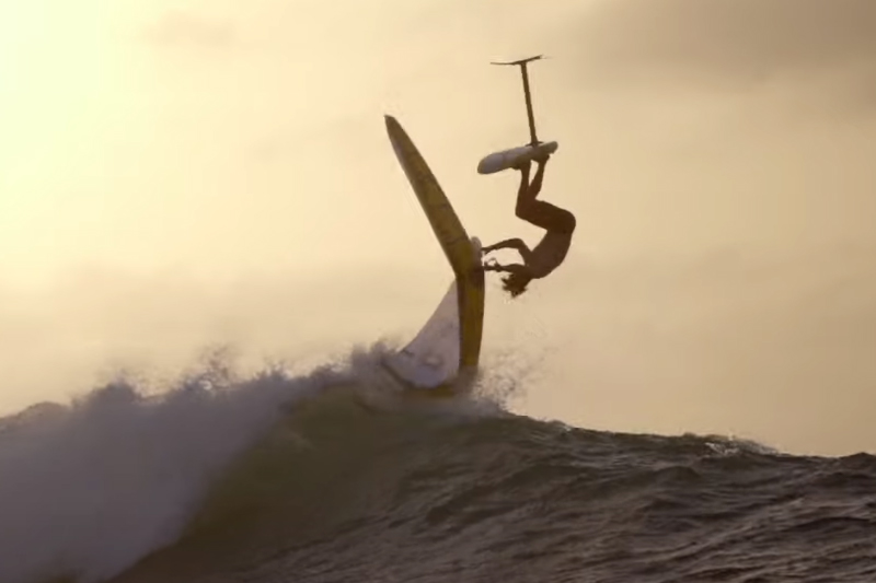 CLEMENT ROSEYRO REALISE UNE SESSION EFFRAYANTE EN WING FOIL !